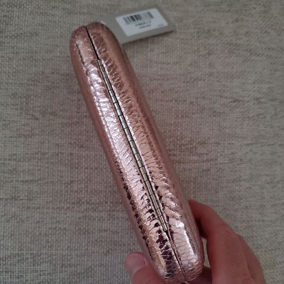 ✨ NINA ✨ NEW! Kimberly Minaudière Crystal Clasp Metallic Clutch - [ Light Pink] - Picture 11 of 12